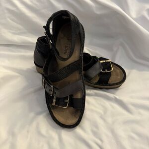 EUC  Naot Begonia Gladiator Sandal
